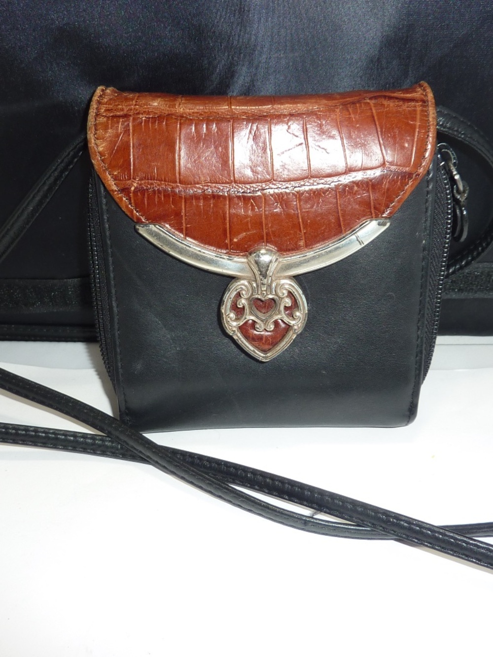 BRIGHTON Vintage Black Brown Heart Accent Crossbody Wallet Organizer Bag Purse